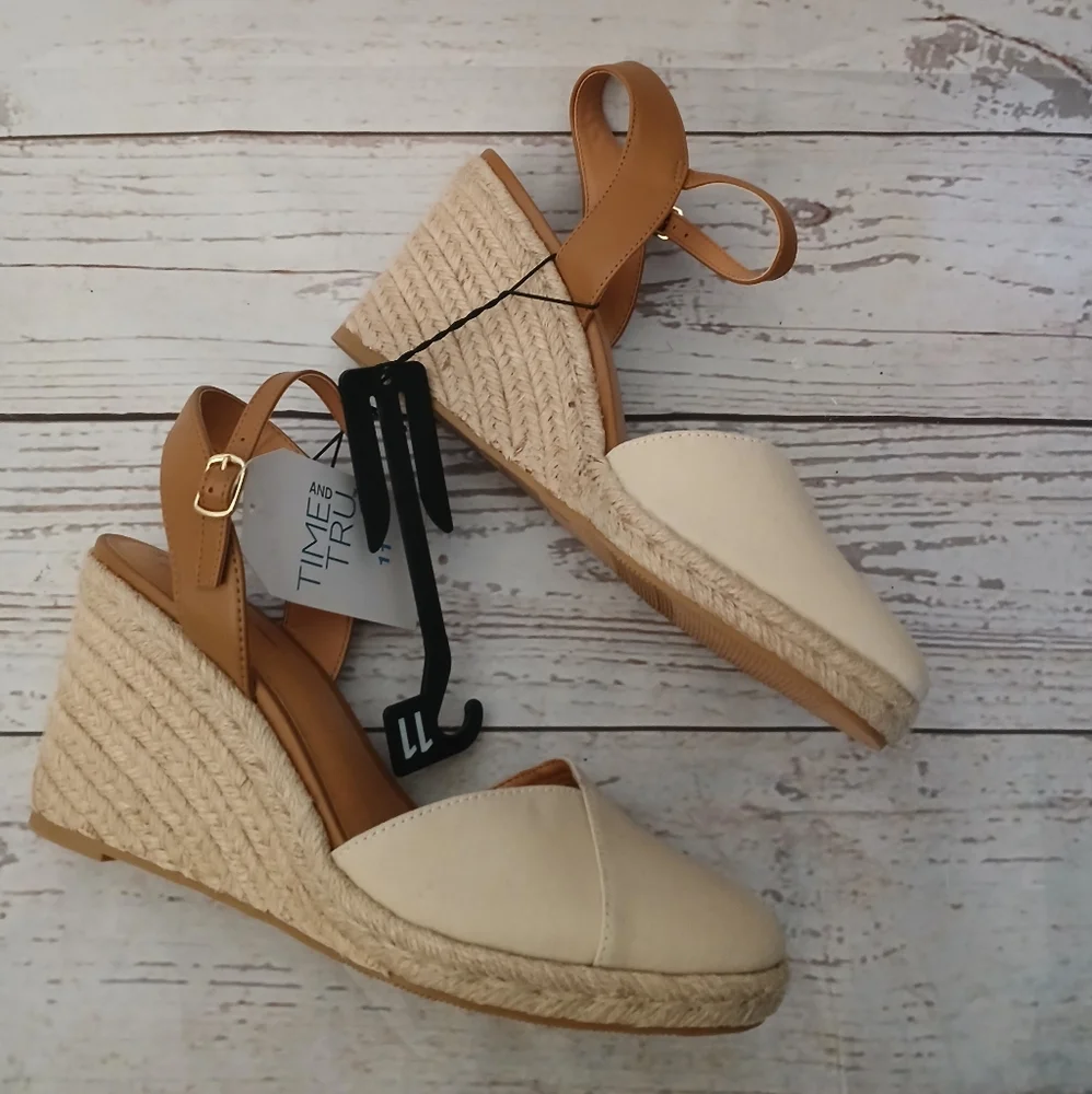 Time and Tru women's espadrille wedge natural size 11
